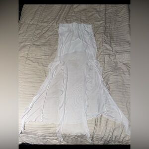 Flown lace mini skirt